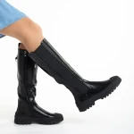 Darinda ökológiai bőrből készült fekete női csizma