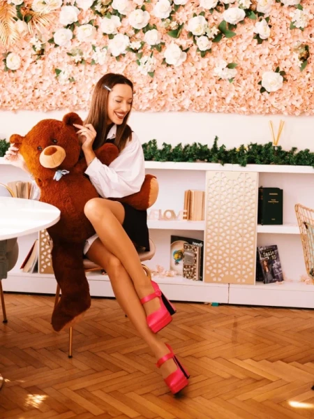 Regena fukszia női magassarkú cipő textil anyagból