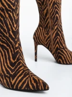 Ernestine bézs és fekete női csizma textil anyagból