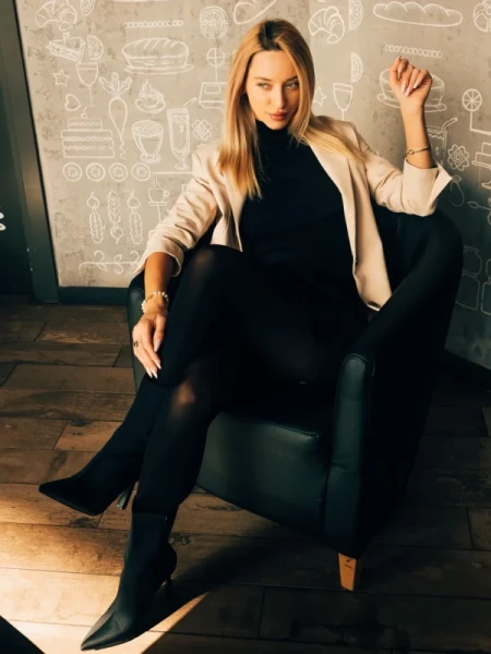 Vanice fekete női bokacsizma, textil anyagból készült