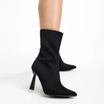 Vanice fekete női bokacsizma, textil anyagból készült