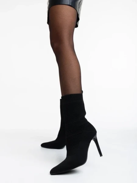 Tariro fekete női bokacsizma textil anyagból
