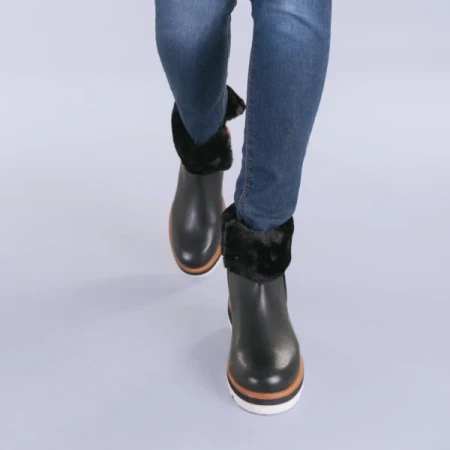 Opera fekete bőrcsizma