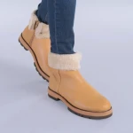 Opera sárga bőrcsizma