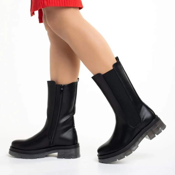 Avelyn női fekete csizma  ökológiai bőrből