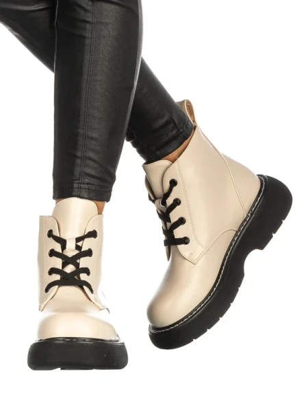 Oveda bézs női bakancs