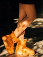 Andara tevebarna női csizma textil anyagból