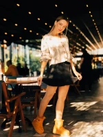 Andara tevebarna női csizma textil anyagból