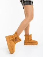 Andara tevebarna női csizma textil anyagból