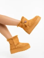 Andara tevebarna női csizma textil anyagból