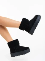 Deraza fekete női csizma textil anyagból