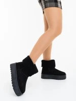 Deraza fekete női csizma textil anyagból