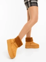 Deraza tevebarna női csizma textil anyagból