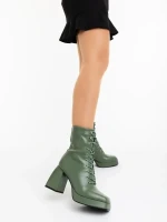 Wilfreda zöld női magassarkú bokacsizma ökológiai bőrből