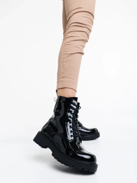 Mahina fekete női bakancs lakkozott ökológiai bőrből