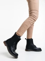 Tierra fekete női bakancs lakkozott ökológiai bőrből