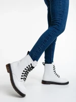 Tierra fehér női bakancs lakkozott ökológiai bőrből