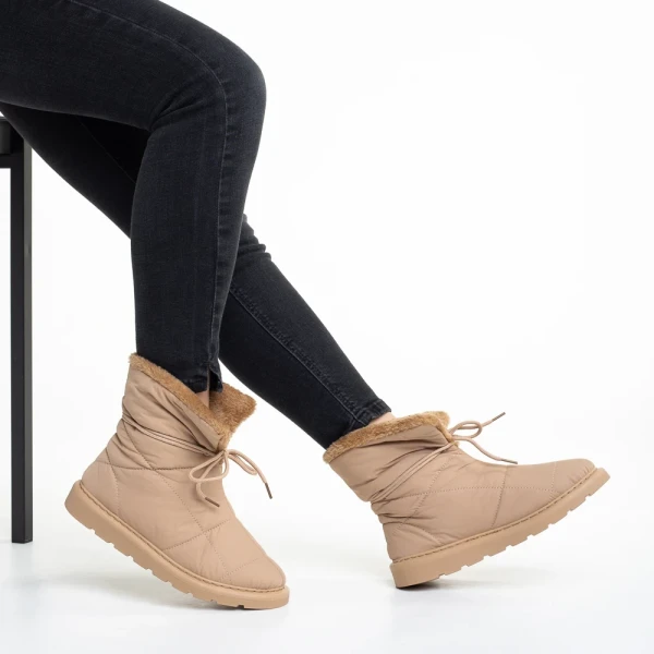 Anselma bézs női csizma, textil anyagból készült