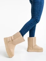 Peigi bézs női csizma textil anyagból