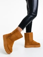 Peigi tevebarna női csizma textil anyagból