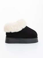 Astria fekete női papucs textil anyagból