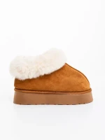 Astria tevebarna női papucs textil anyagból