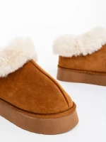 Astria tevebarna női papucs textil anyagból