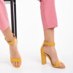 Audrina sárga női szandál, műbőrből készült