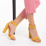 Audrina sárga női szandál, műbőrből készült