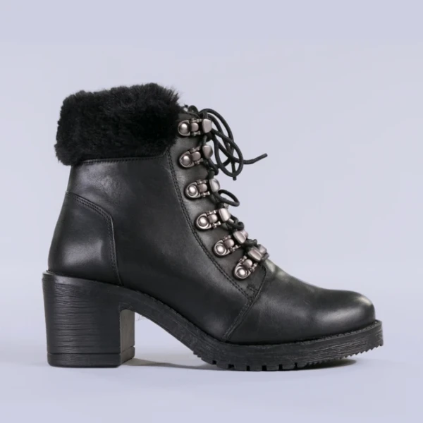 Dove fekete bőr bakancs