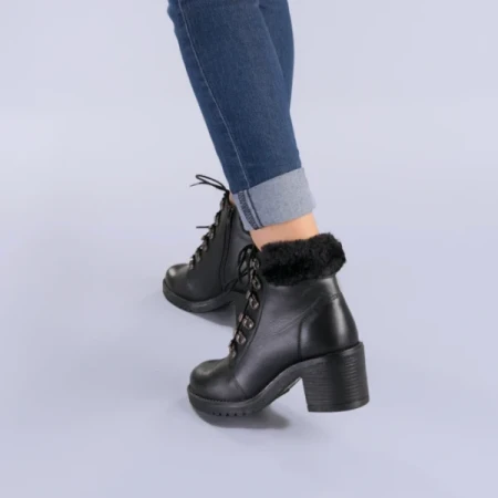 Dove fekete bőr bakancs