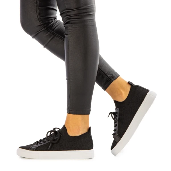 Nyla fekete női sportcipő