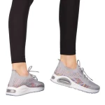 Ikel fekete női sportcipő szövetből