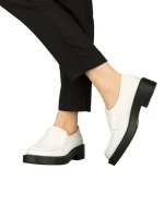 Pertina fehér női mokaszin  műbőrből