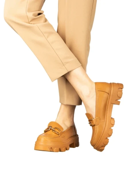 Mantiq női camel mokaszin műbőrből