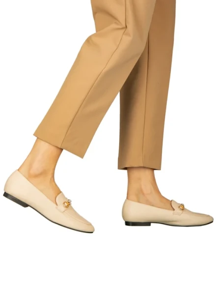 Namari női bézs mokaszin műbőrből