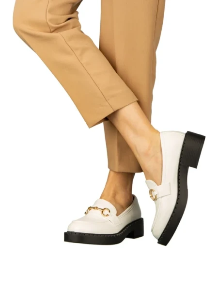 Surta női fehér mokaszin műbőrből