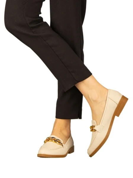 Belgium bézs színű bőrből női mokaszin