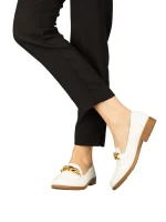 Belgium fehér színű bőrből női mokaszin