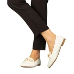 Neka fehér színű műbőr női mokaszin