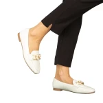 Neka fehér színű műbőr női mokaszin