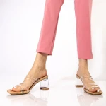 Ranya bézs műbőrből készült női papucs sarokkal