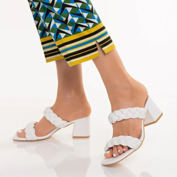 Mylah fehér, műbőr női papucs sarokkal