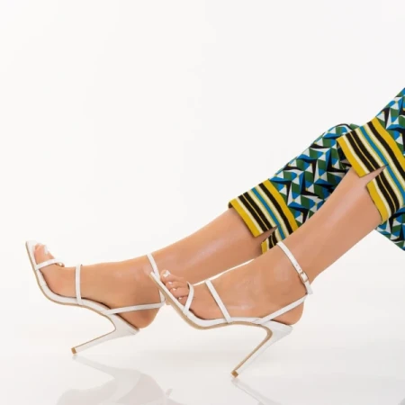 Egypt fehér, műbőr női szandál sarokkal