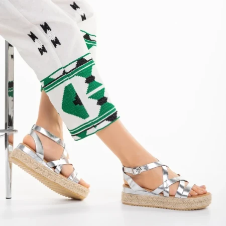 Xiena ezüst női szandál, műbőrből készült