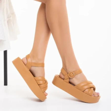 Grova camel női szandál, műbőrből készült