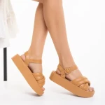 Grova camel női szandál, műbőrből készült