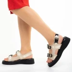 Caroline bézs női szandál, műbőrből készült