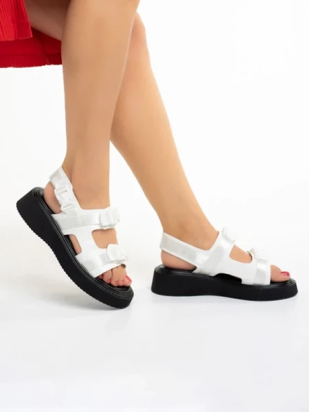 Caroline fehér női szandál, műbőrből készült