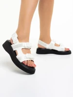 Caroline fehér női szandál, műbőrből készült